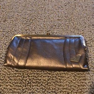 Roxy Clutch!